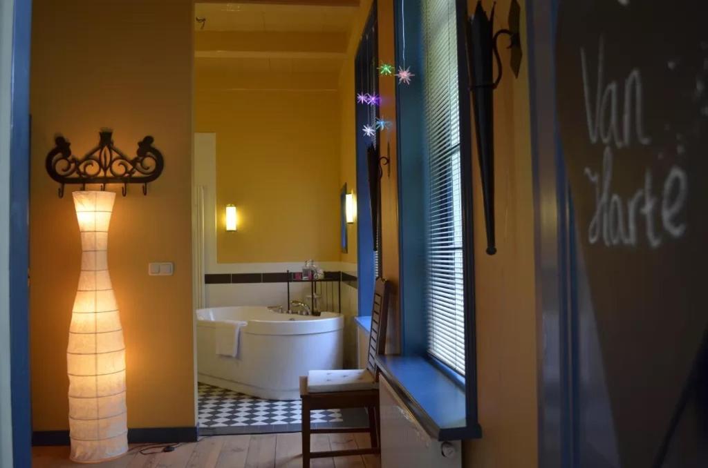 Oentsjerk Stania State Bed & Breakfast エクステリア 写真
